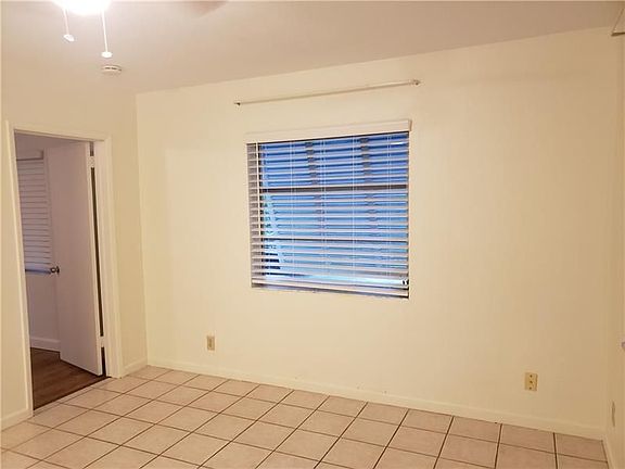 5th image of 1085 NE 34th St #1