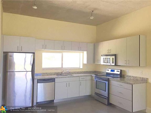 2nd image of 716 SE 12th St APT 12