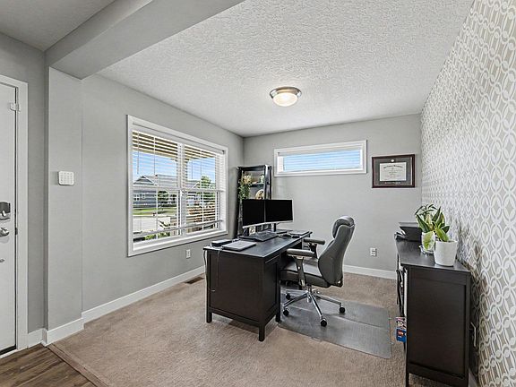 3rd image of 1321 Chestnut Cir