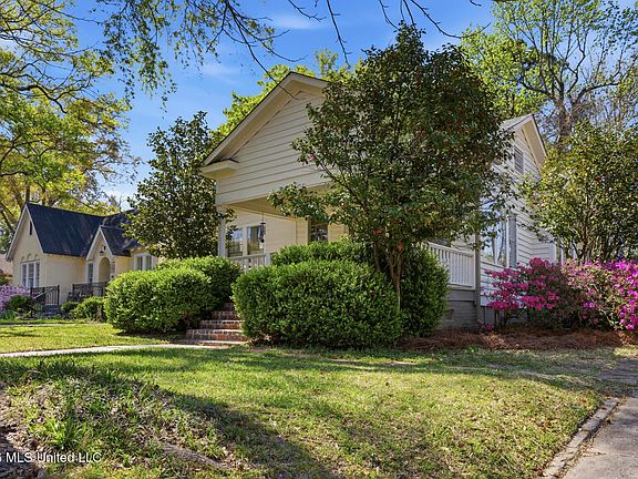 3rd image of 1835 Lyncrest Ave