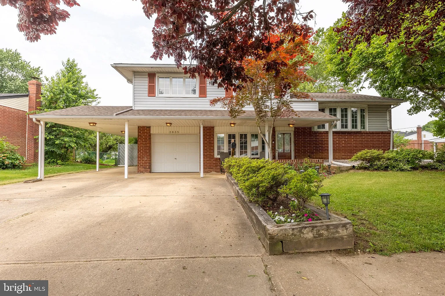 2035 Armour Dr photo 1