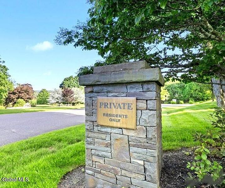 3rd image of 8 Sage Estates