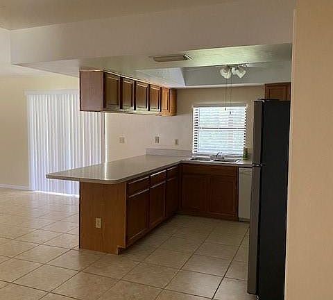 3rd image of 1148 SW 46th St