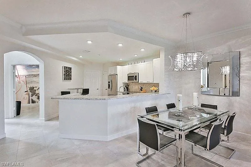 2 bed, 2.0 bath, 1482 sqft, $6,000 — Photo 3