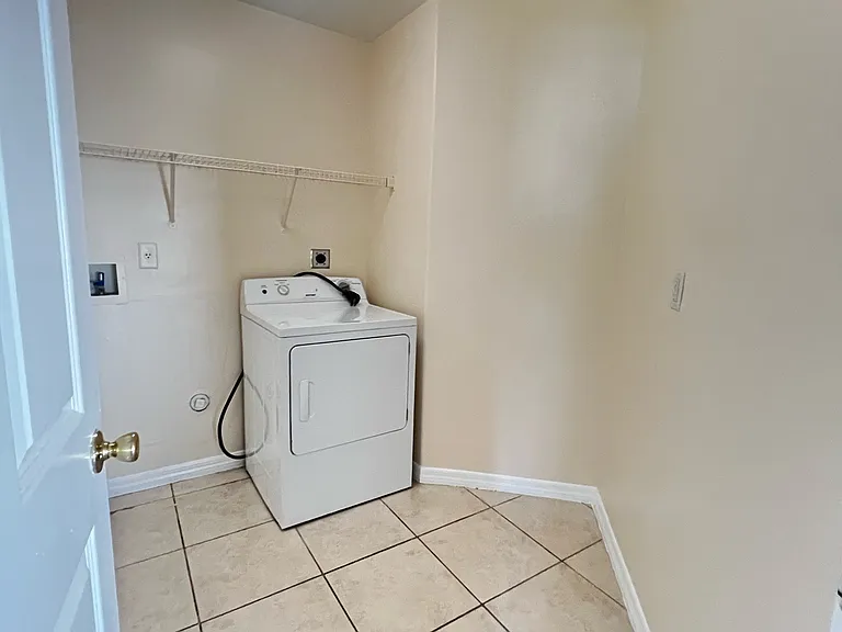 624 Hancock Bridge Pkwy #1 — Photo 2