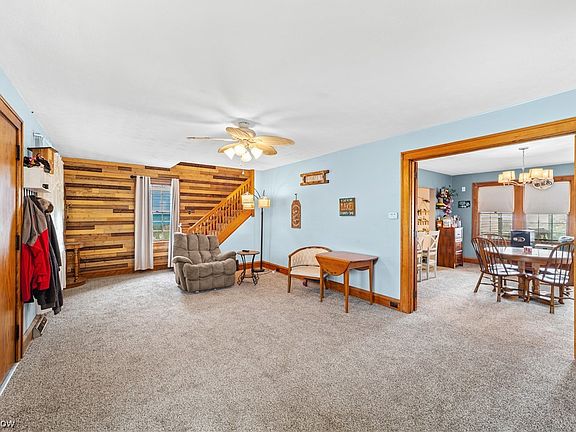 4th image of 1644 Clarence Ave