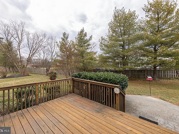 4th image of 102 Skylark Ct