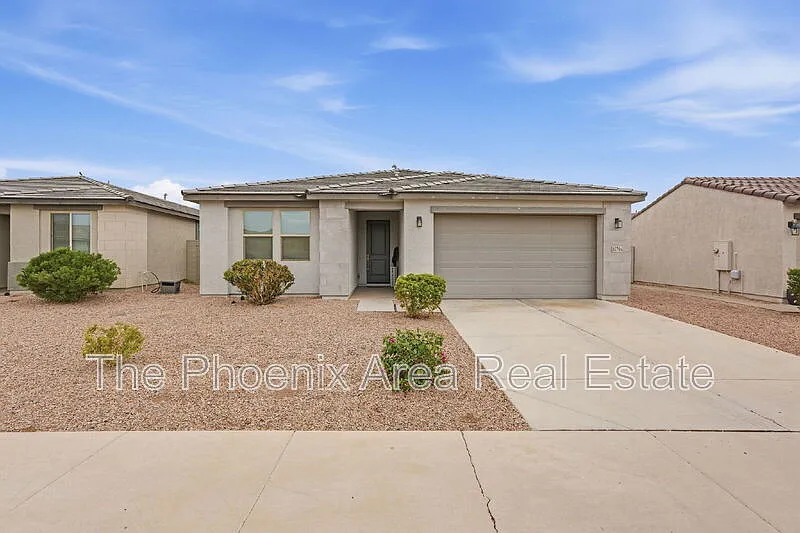 4 bed, 3.0 bath, 2156 sqft, $2,495 — Photo 2