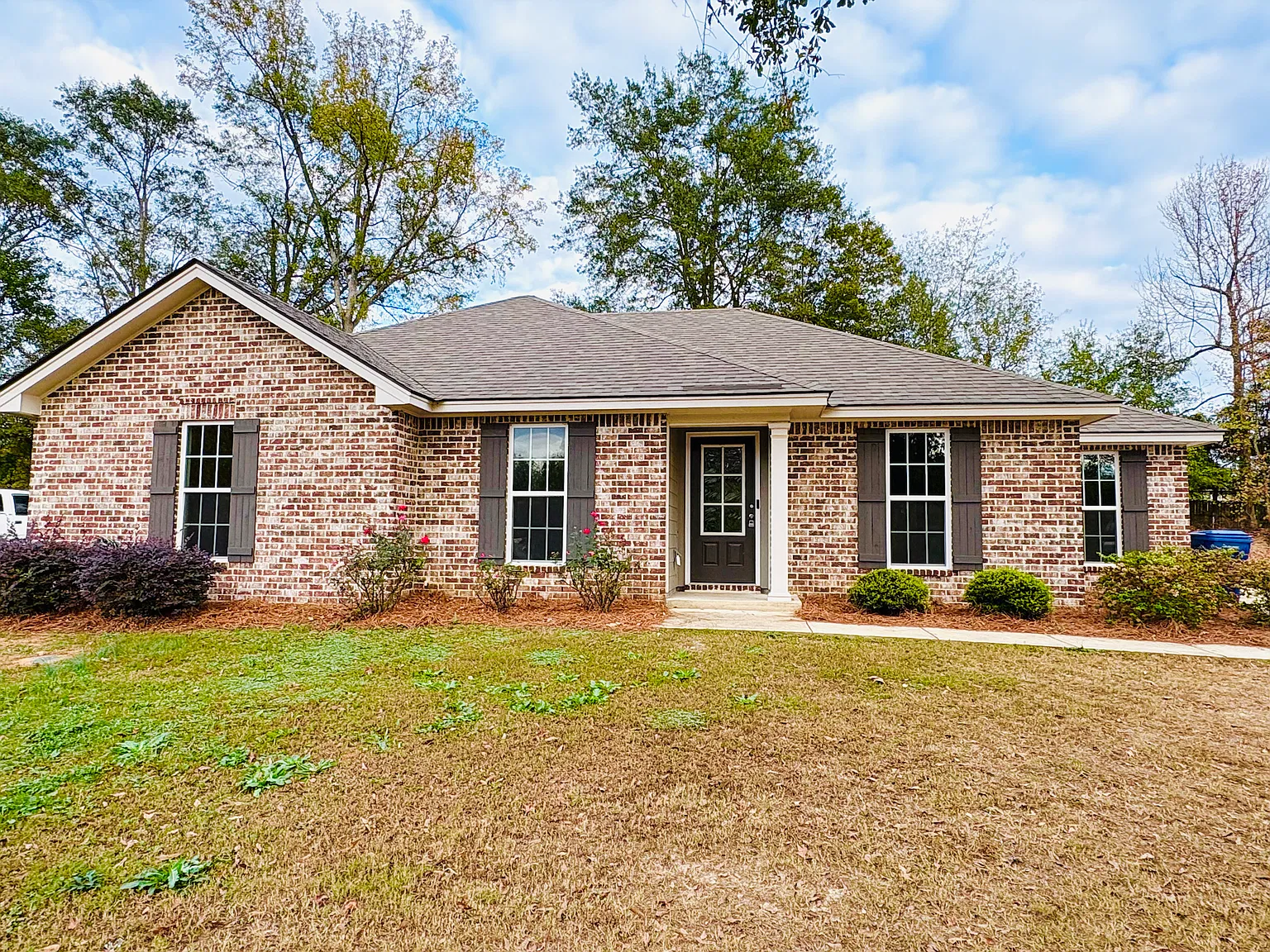 3 bed, 1574 sqft, $1,850 — Photo 1