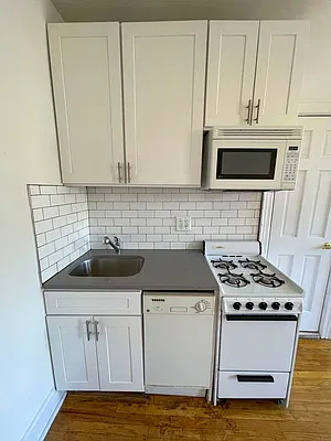 Rented by City Connections Realty | media 6