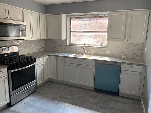 5th image of 7020 Dartmouth Ave Unit B