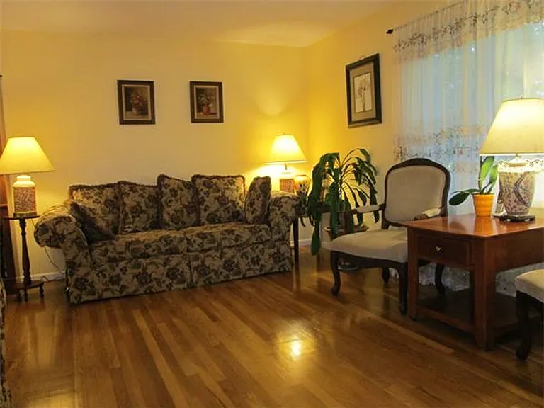 139 Gould St — Photo 3