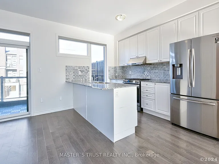 2501 Littlefield Cres — Photo 11