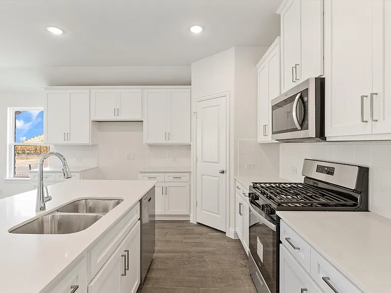 324 Amenduni Ln — Photo 13
