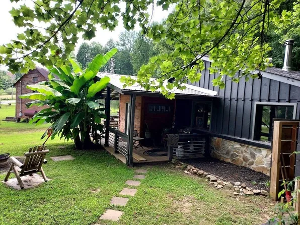 2036 Shady Grove Rd, Murphy, NC 28906