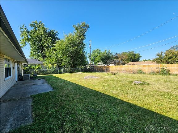 2nd image of 809 Hedwick St