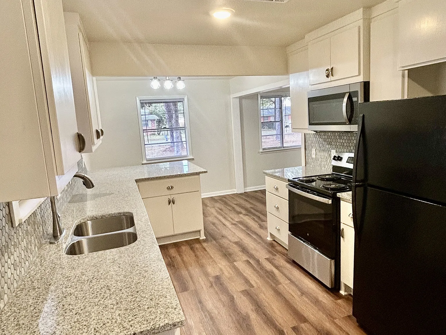 8 Dunfrettin Place - Unit 1 — Photo 3