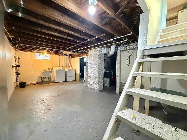 8018 Theota Ave — Photo 16