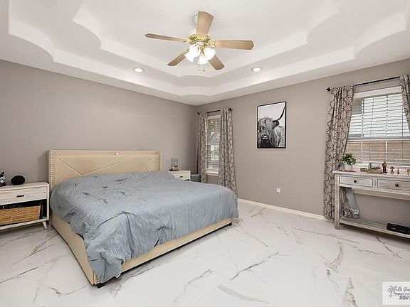 5th image of 501 Southgate Cir