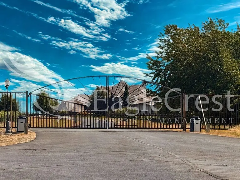 44 Vinehill Dr — Photo 14