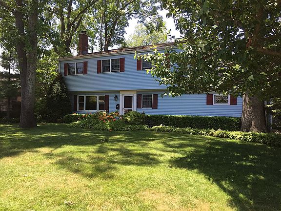 2nd image of 909 Borden Ave