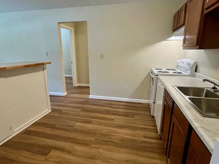 1901 S 1st St #7 — Photo 6