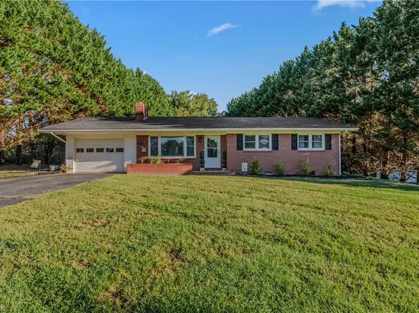134 Old Childress Ave, Mount Airy, NC 27030