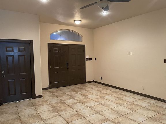 2nd image of 3123 Conde Dr