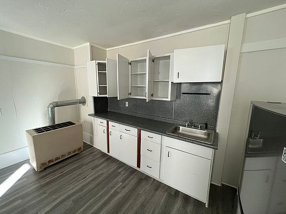 2nd image of 28 Tallman St #2W
