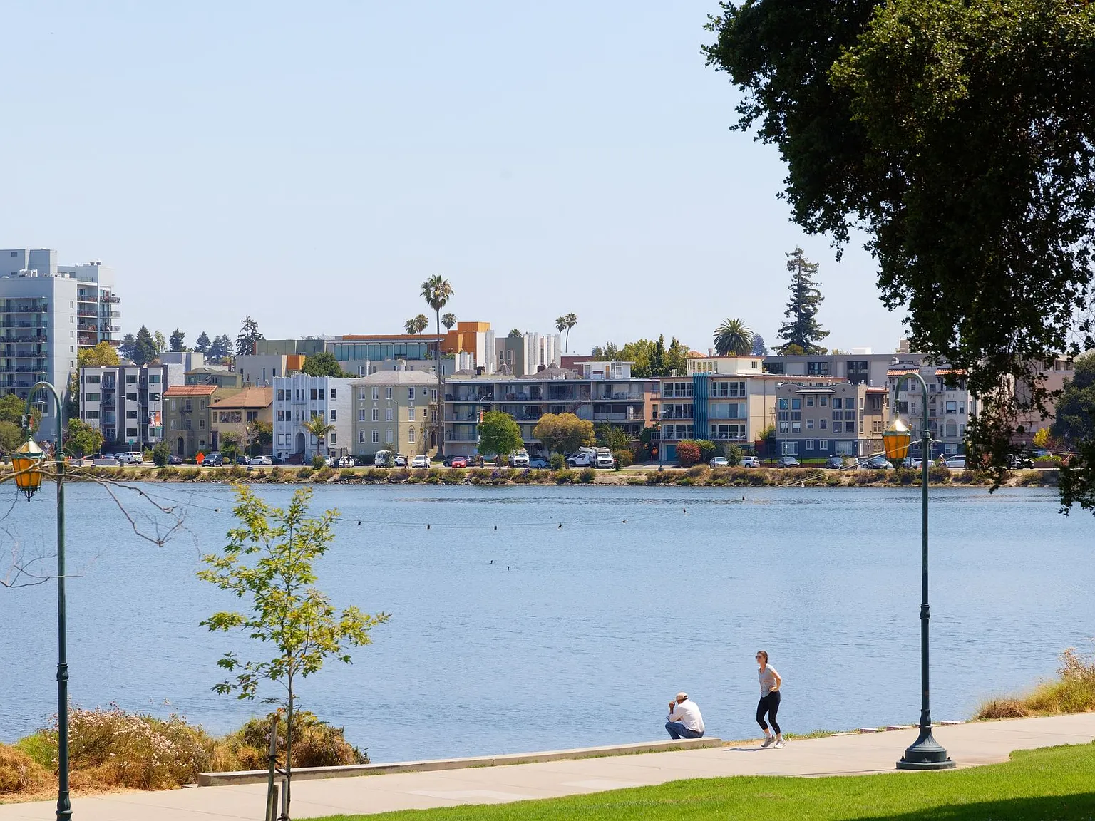 Lakeshore Gardens — Photo 3