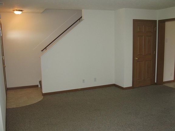 3rd image of 509 W 1st Ave
