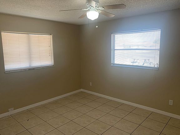 3rd image of 826 Andalusia Blvd #B