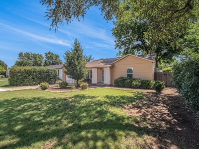 504 Harrison Ln, Hurst, TX, 76053