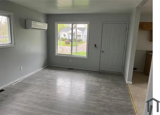 3419 Leerda St — Photo 2