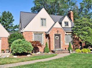 2346 Winfield Ave, Rocky River, OH 44116