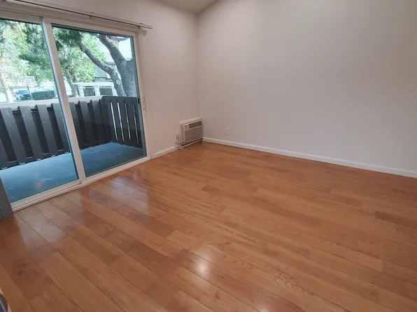 142 S Esplanade St #208, Orange, CA 92869