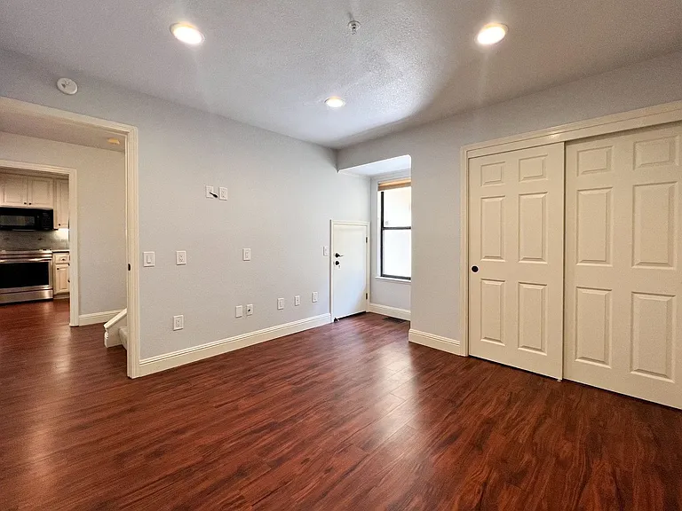 39 Fountain Grove Cir — Photo 19