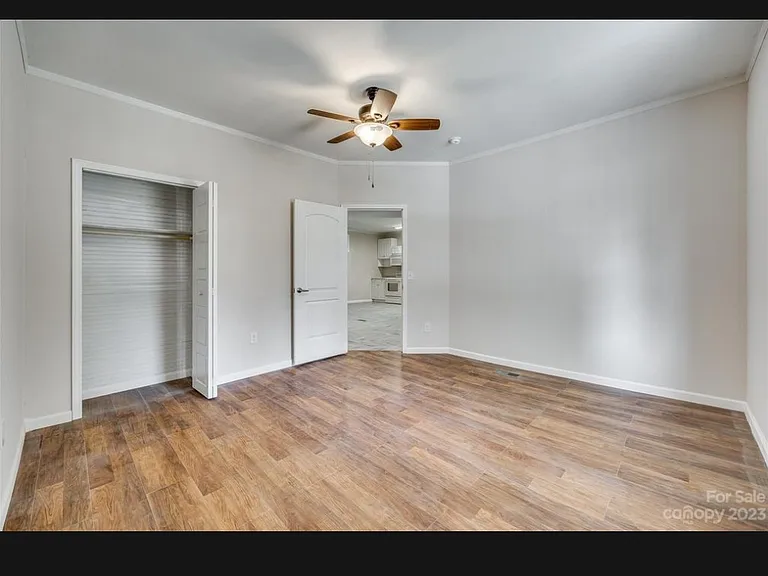 212 Price St — Photo 6
