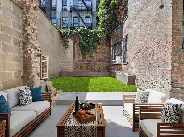 410 West 49th Street image 4 of 17