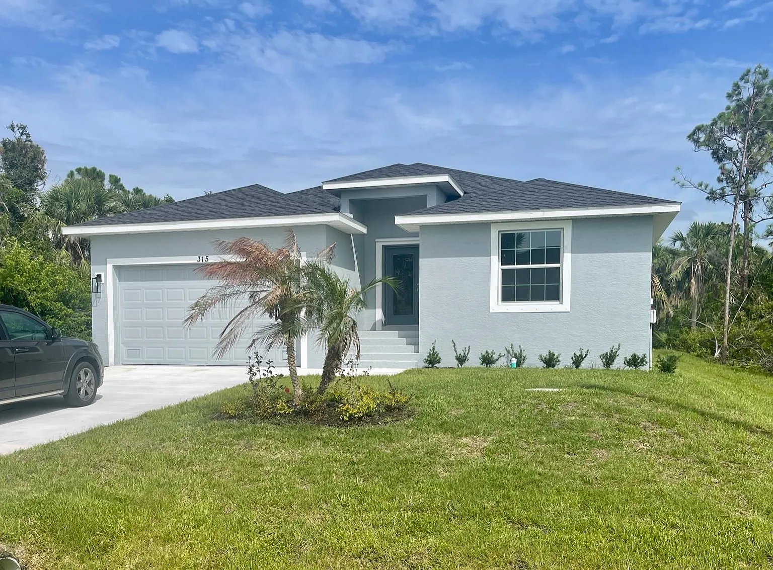315 Sweetwater Dr — Photo 1