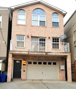 314 6th St, Union City, NJ, 07087