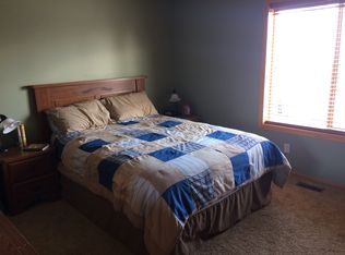 9083 Fieldcrest Cir, Monticello, MN 55362