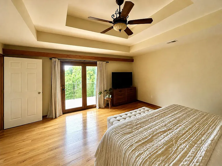 320 Lake Forest Cir — Photo 13