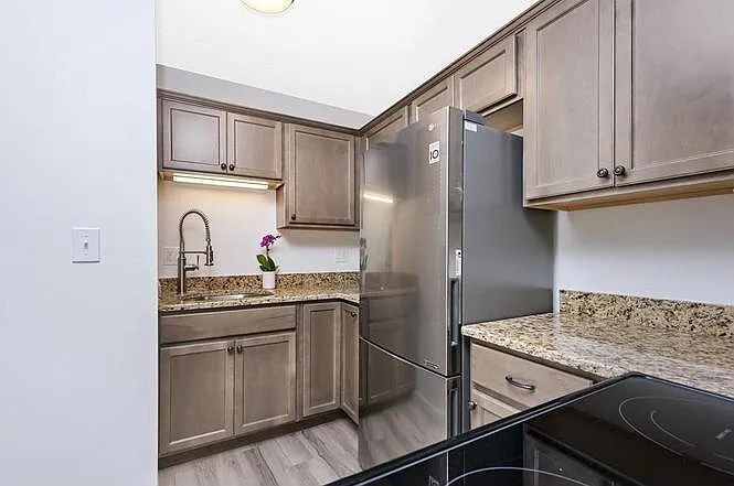 2 bed, 822 sqft, $2,650 — Photo 3