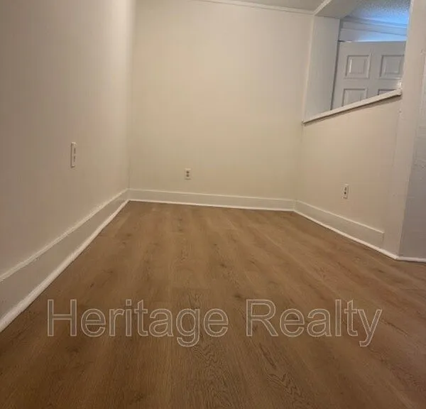 2400 Center Ave — Photo 11