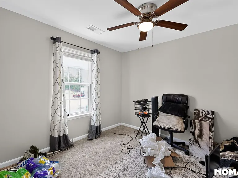 676 Twisted Oak Ct — Photo 16