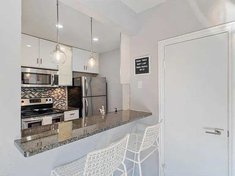 4211 Holland Ave #211 — Photo 10
