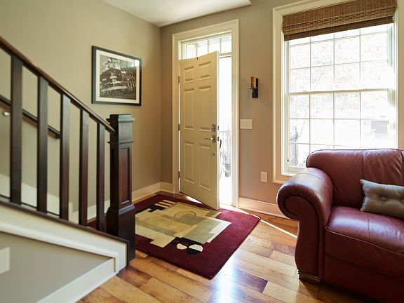 5th image of 262 E Gay St