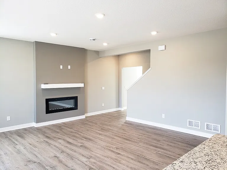 126XX Erskin Cir NE — Photo 7