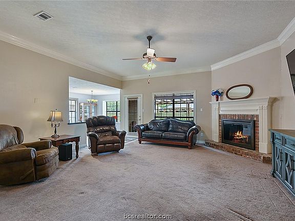 2nd image of 3912 Puffin Way